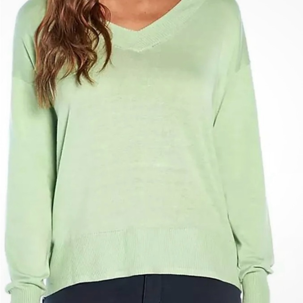 NWT Gap V neck sweater .XL